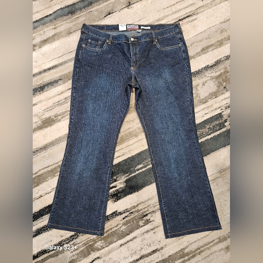 OLD NAVY Ultra-low waist Slim through hip & thigh Boot-Cut Jeans!